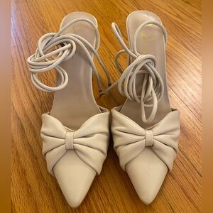 Eggshell white Lulu’s heels with ankle bow SIZE 7.5